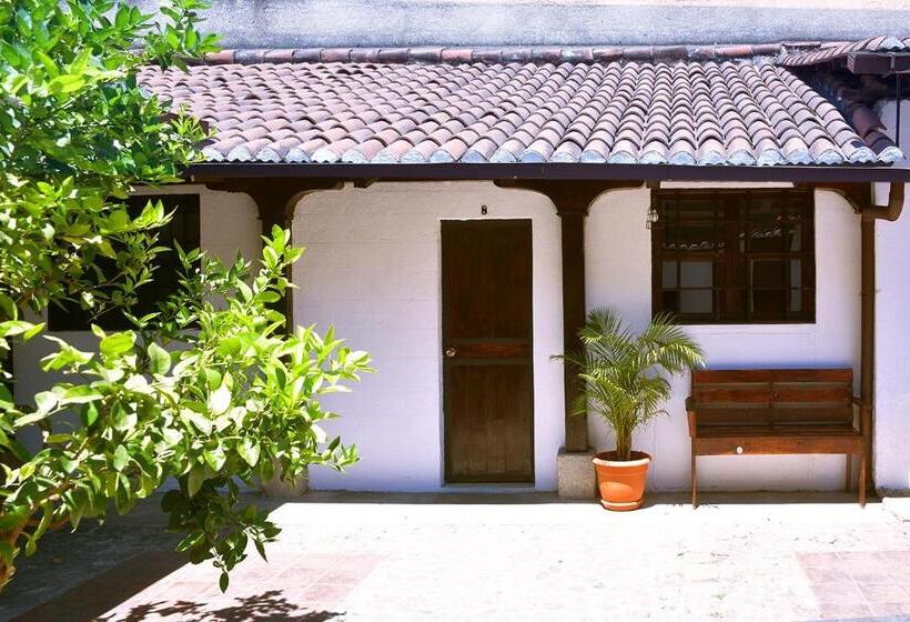 تختخواب در اتاق مشترک, Tzunun Hostel