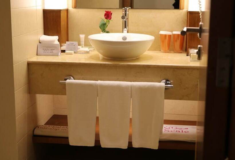 اتاق استاندارد با تخت دوبل, Crowne Plaza Sohar, An Ihg