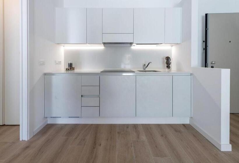 استودیوی استاندارد, Residence La Torre