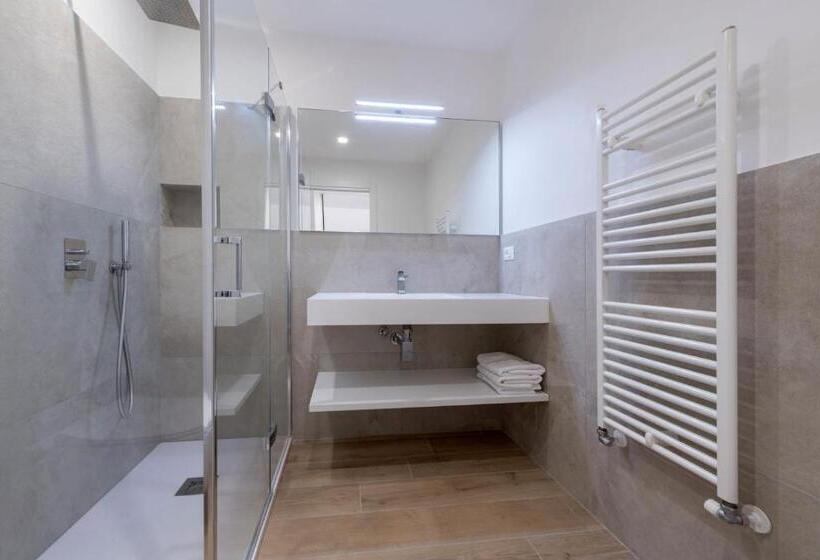 استودیوی استاندارد, Residence La Torre