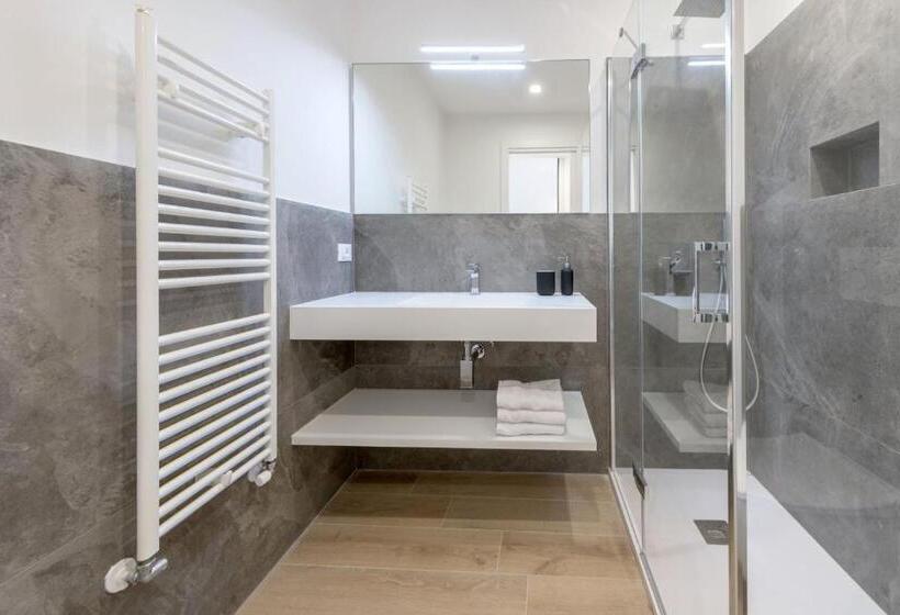 استودیوی استاندارد, Residence La Torre