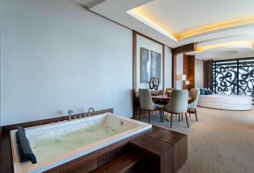 Люкс с гидромассажем, Waw Hotel Suites King Abdullah District