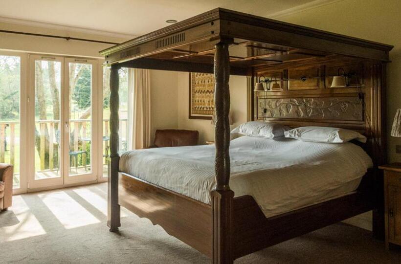 キングサイズベッドのスタンダードルーム, Sedlescombe Golf Hotel