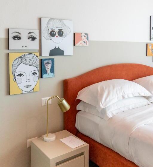 اتاق استاندارد با بالکن و چشم‌انداز دریا, Lu. B&b