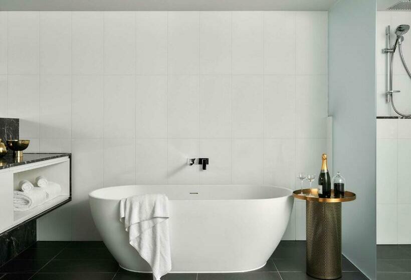 수피리어 스위트, Movenpick Hotel Melbourne On Spencer