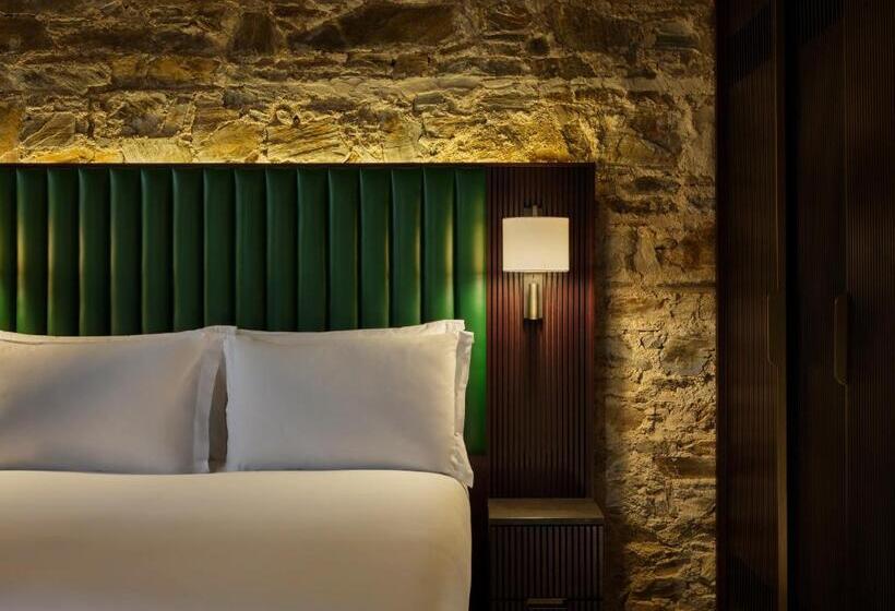 Семейный Номер, Bodmin Jail