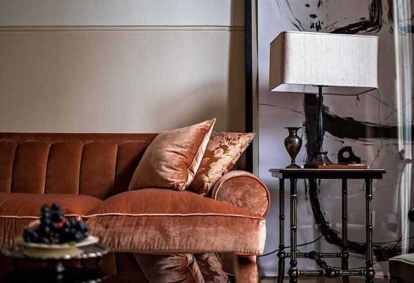 ロイヤルスイート, Nomad London