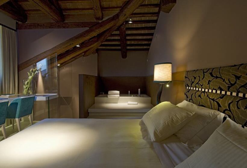 سوییت جونیور سوپریور, Sina Centurion Palace