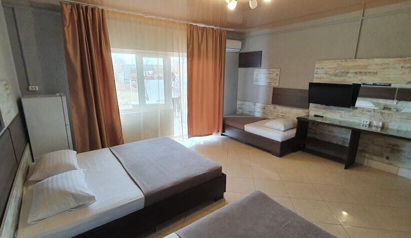 Четырехместный Номер Стандарт, Nar Motel