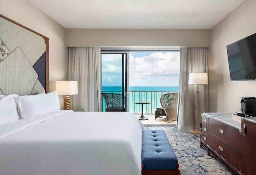 اتاق لوکس با بالکن و چشم‌انداز دریا, The St. Regis Bermuda Resort