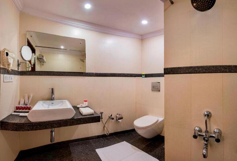 اتاق اجرایی با تخت بزرگ, Lords Inn Vadodara