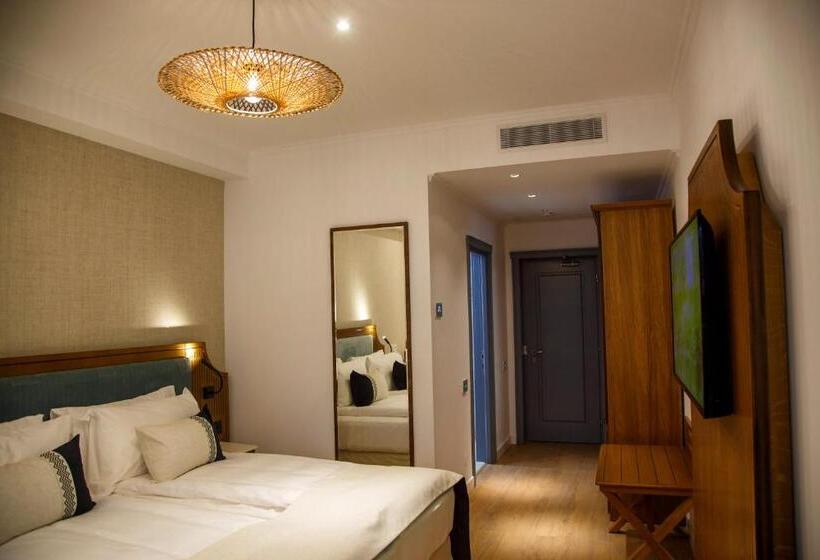 스탠다드 발코니 룸, New Egreta Resort