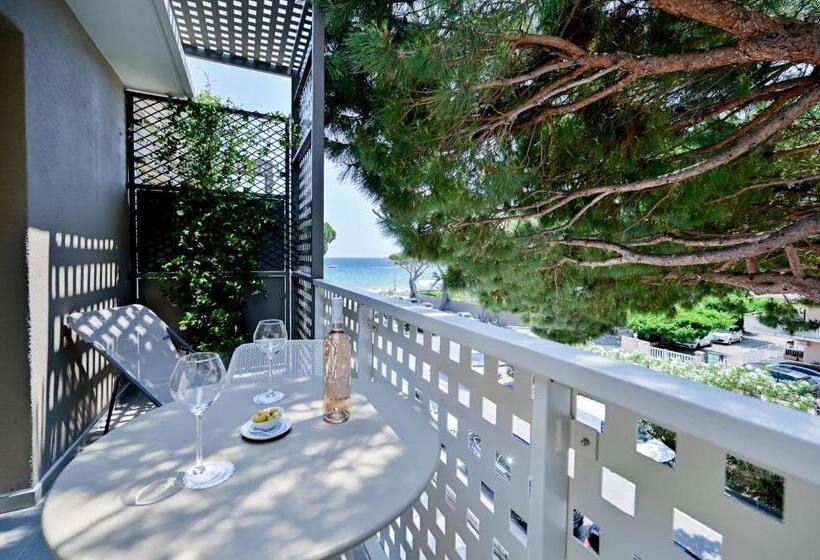 Номер Стандарт Вид на Море, Hôtel La Ménado