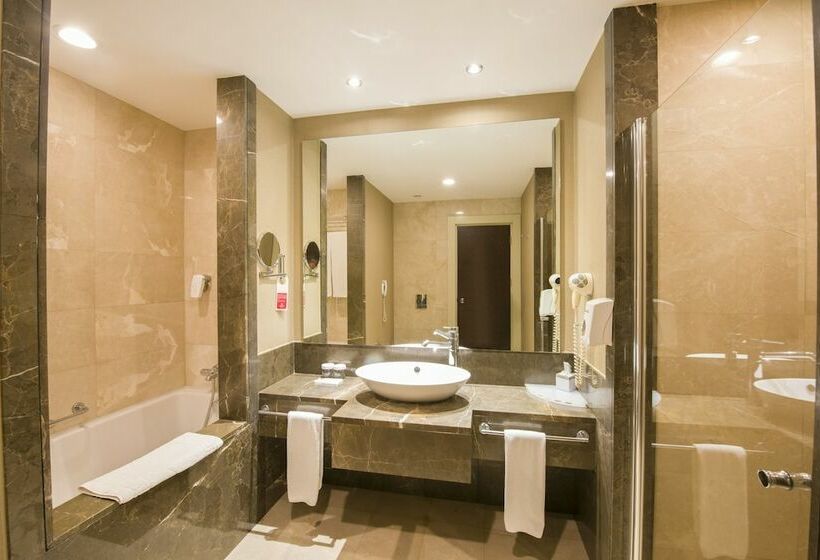 سوییت با چشم‌انداز دریا, Ramada Plaza Antalya