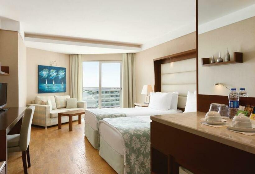 اتاق لوکس با چشم‌انداز دریا, Ramada Plaza Antalya