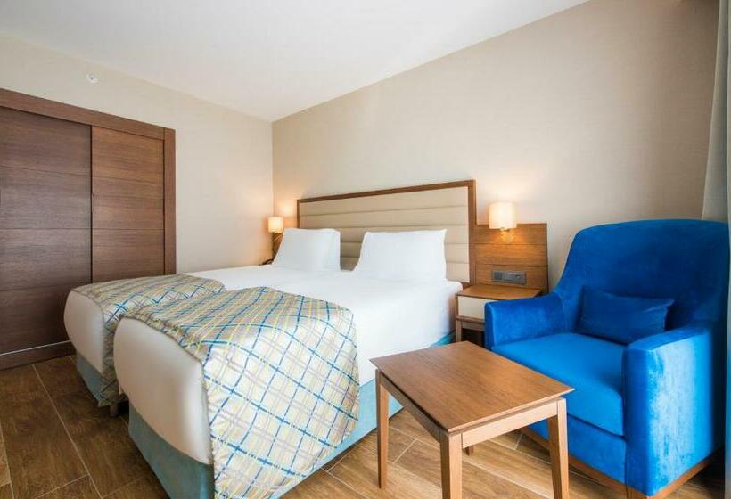 חדר דלוקס נוף לעיר, Ramada Plaza Antalya