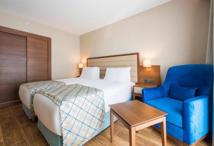اتاق لوکس با چشم‌انداز شهر, Ramada Plaza Antalya