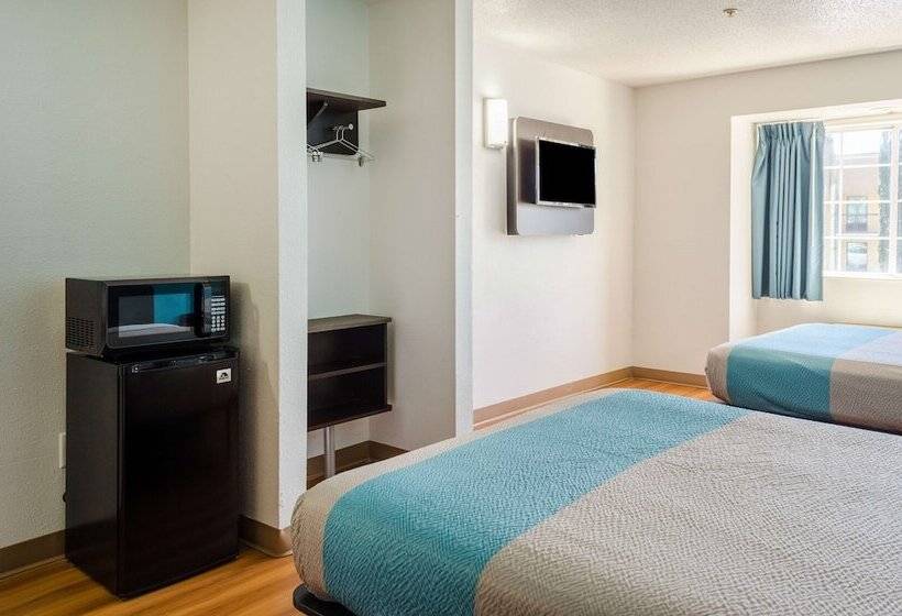 디럭스 룸, Motel 6 mobile, Al