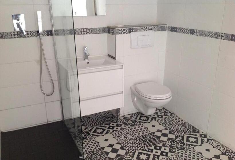 سوییت خانوادگی, B&b Le Fond De La Cour