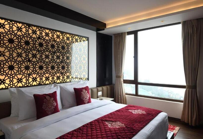 로얄 스위트, Ramada By Wyndham Gangtok Hotel & Casino Golden