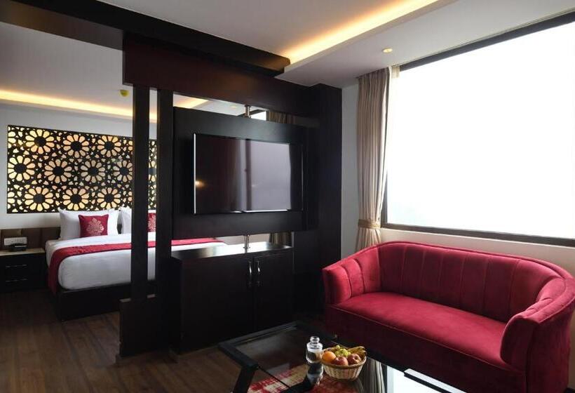 스탠다드 룸 킹사이즈 침대, Ramada By Wyndham Gangtok Hotel & Casino Golden