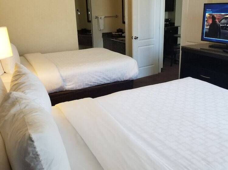 스위트, Clarion Inn & Suites Central Clearwater Beach