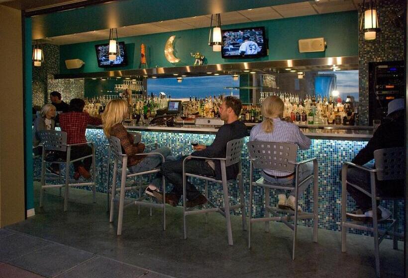 غرفة سوبيريور, The Moonrise