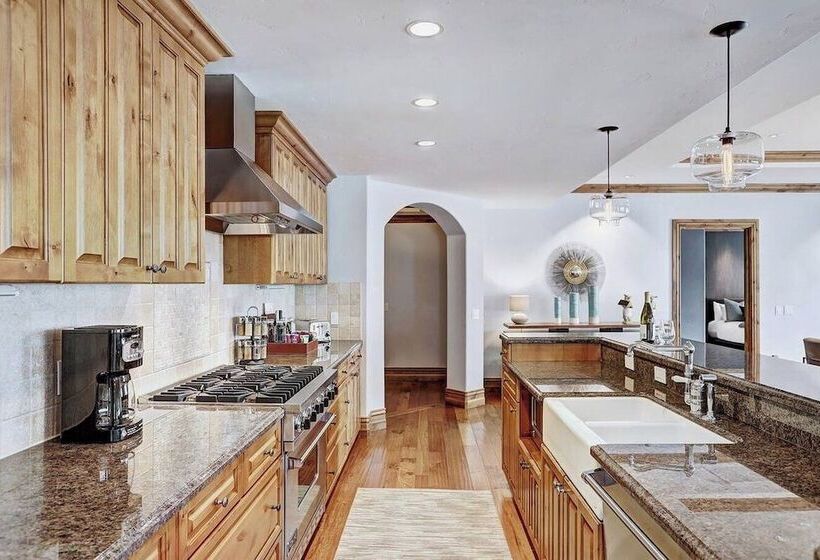 Apartament 4 Sypialnie, The Arrabelle At Vail Square, A Rockresort