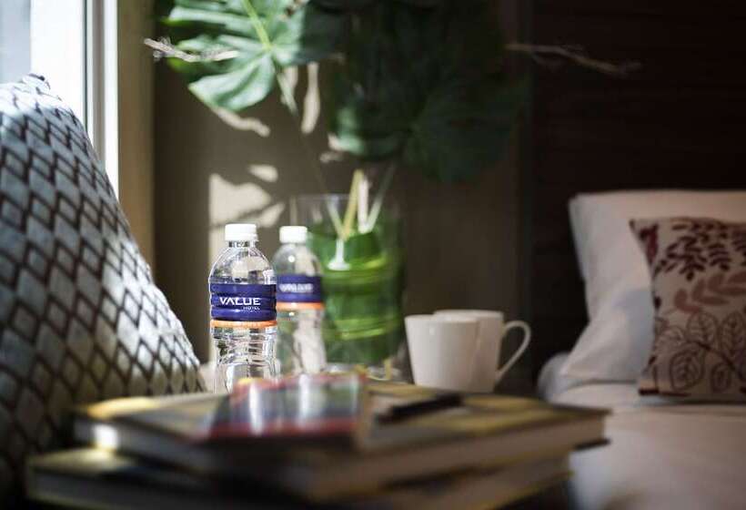 اتاق استاندارد سه نفره, Value Hotel Thomson
