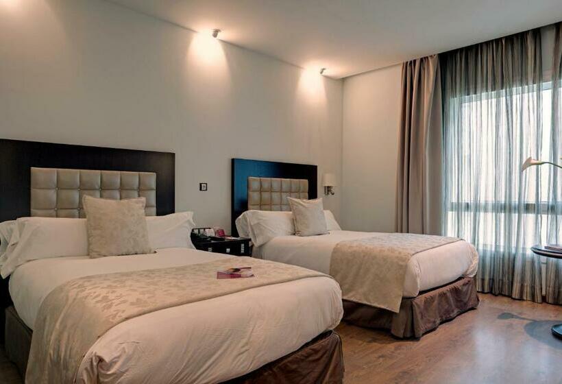 Habitación Familiar, Crowne Plaza Madrid Airport