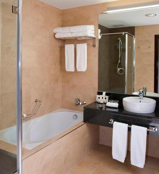 Habitación Familiar, Crowne Plaza Madrid Airport