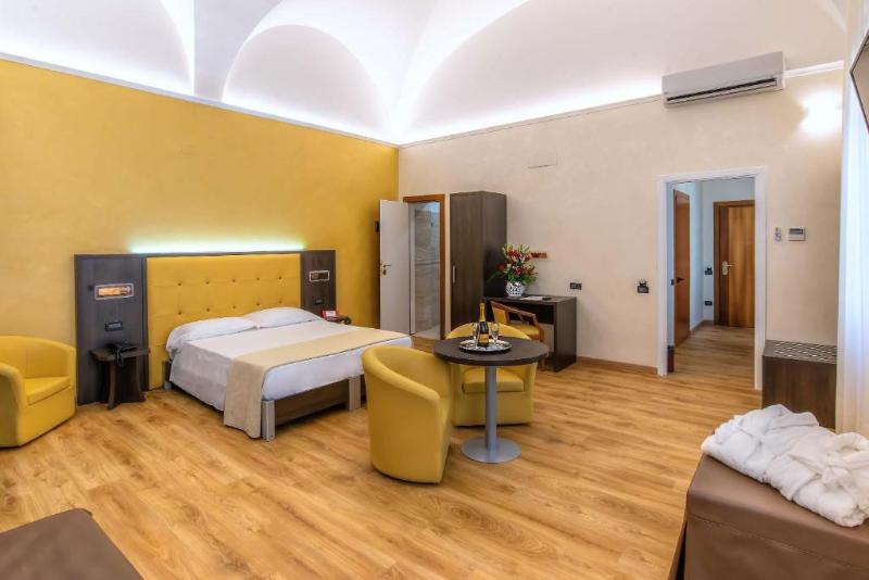 اتاق خانوادگی, Santa Prisca