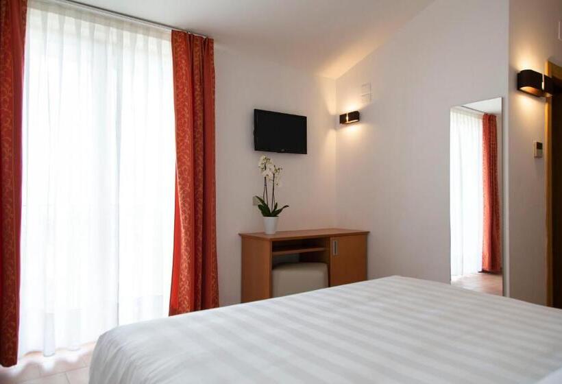 اتاق استاندارد با چشم‌انداز دریاچه, Villa Paradiso