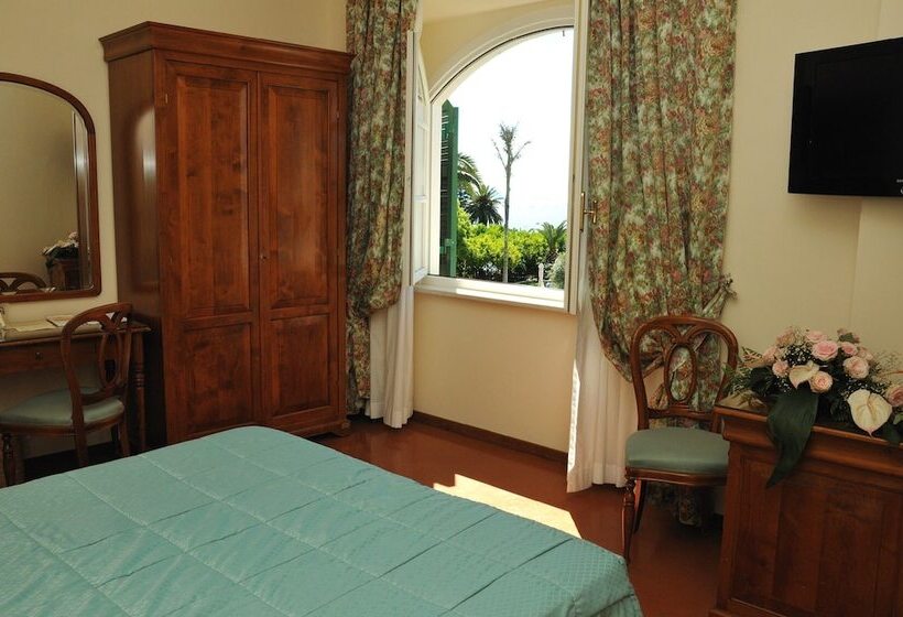 スタンダードトリプルルーム, Villa Irlanda Grand