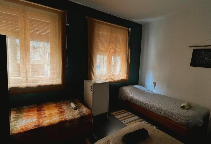 تختخواب در اتاق مشترک, La Pita Beach House