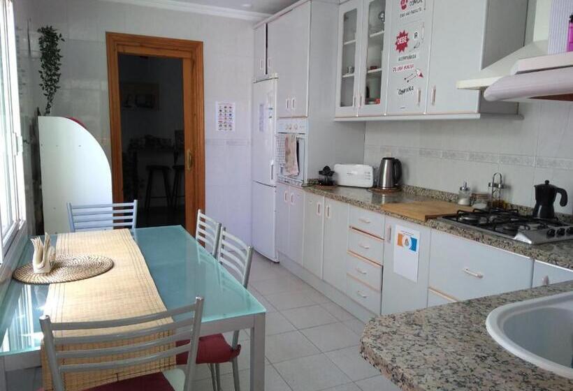 تختخواب در اتاق مشترک, La Pita Beach House