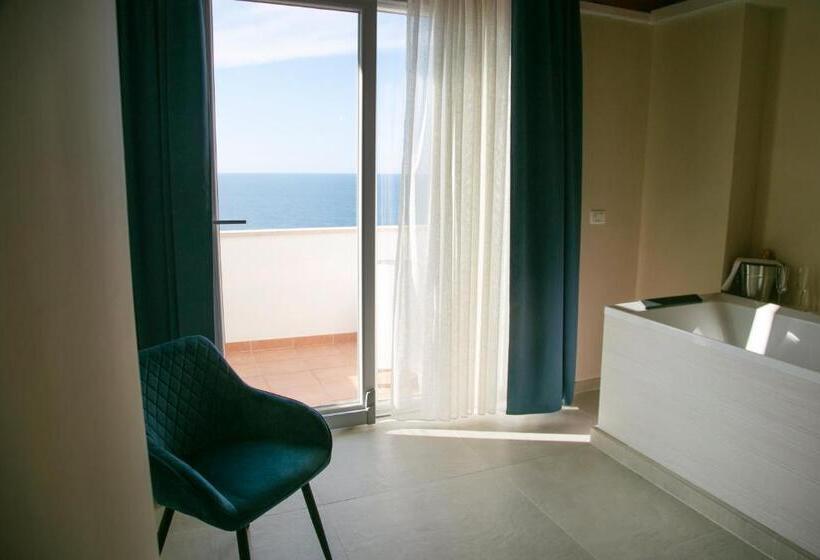 Номер Стандарт Вид на Море, Blumarine Suite