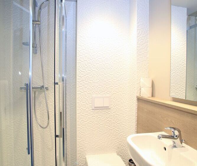 Номер Стандарт, Hôtel Revotel Nancy Centre Gare Et Congrès