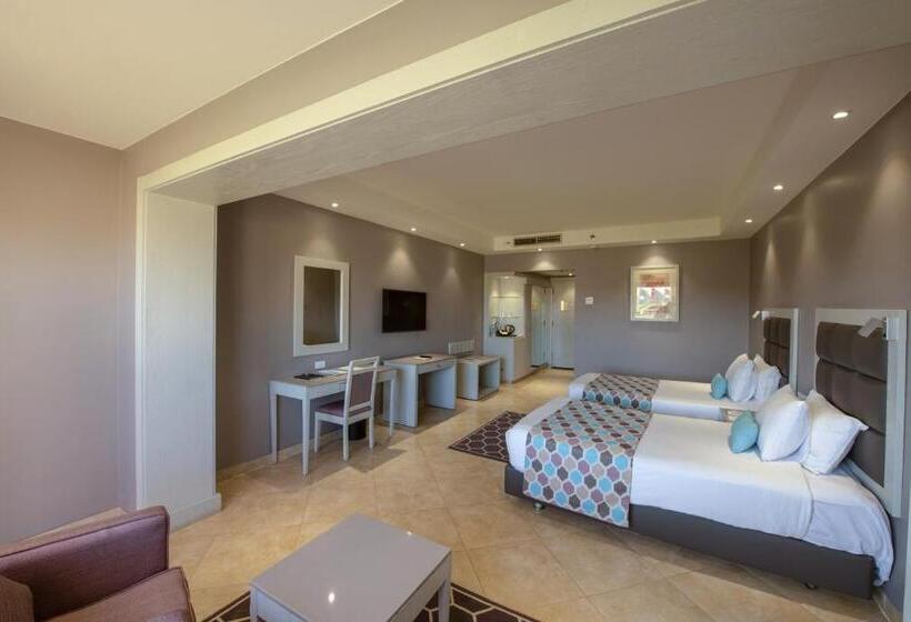 اتاق لوکس با چشم‌انداز دریا, Sunrise Crystal Bay Resort Grand Select