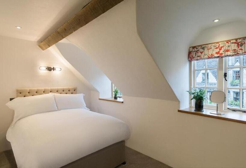 Дом 4 Спальни, The Royal Oak Tetbury