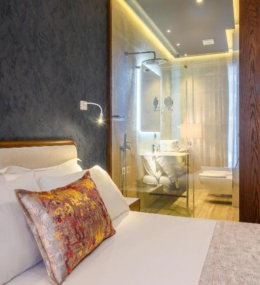 اتاق لوکس با بالکن, Chic Boutique Hotel Vlore