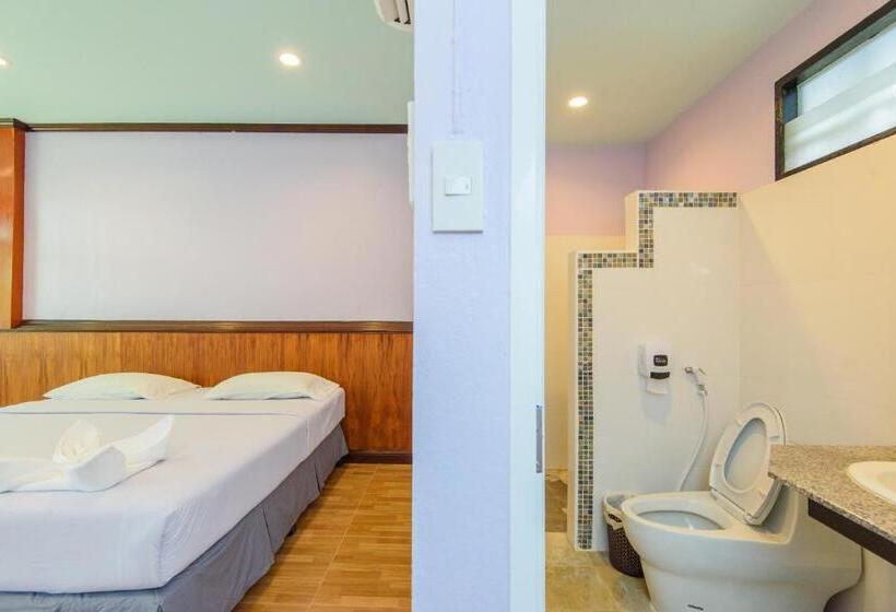 带大床的标准间, จวรีน ลอร์ด รีสอร์ท แอนด์ โฮเทล   Javarine Lord Resort&