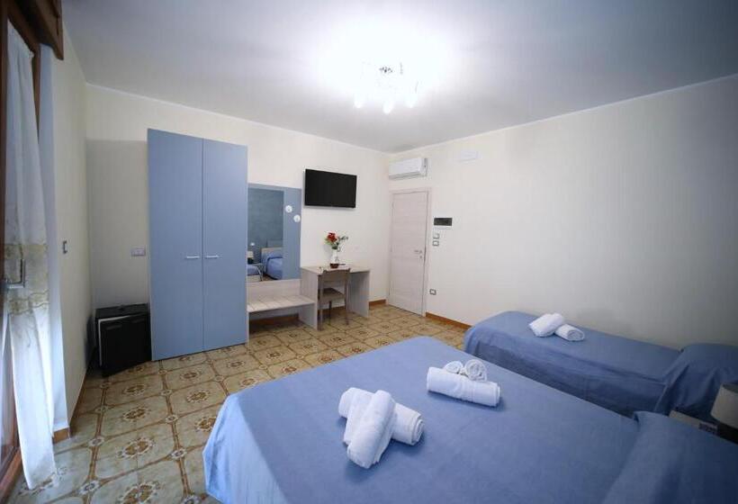 חדר סטנדרט טריפל חדר רחצה חיצוני, B&b Le Gorgonie