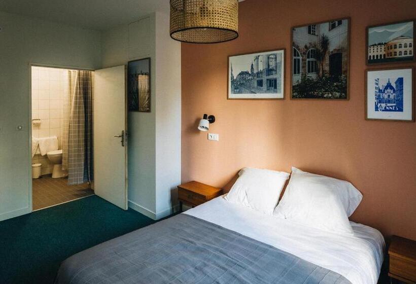 اتاق استاندارد با چشم‌انداز باغ, Les Chouettes Hostel