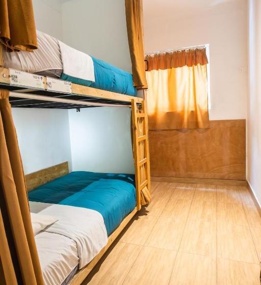 공동 객실, Viajero Paracas Hostel