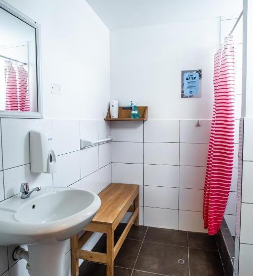 공동 객실, Viajero Paracas Hostel