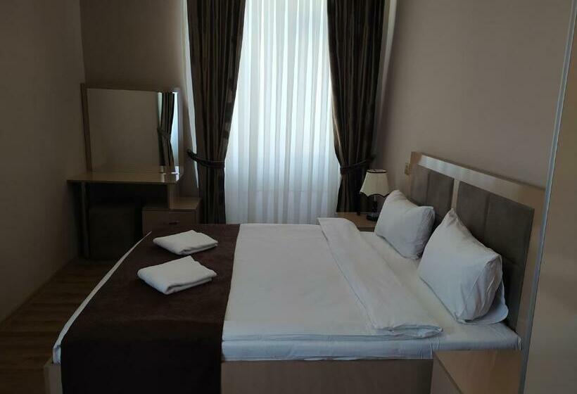 سوییت جونیور, Gold Hotel Quba
