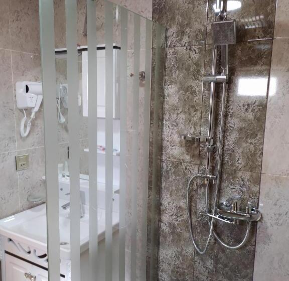 اتاق استاندارد سه نفره, Gold Hotel Quba