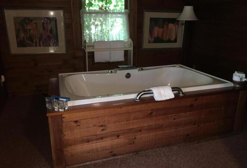 스탠다드 룸 킹사이즈 침대, River House Inn