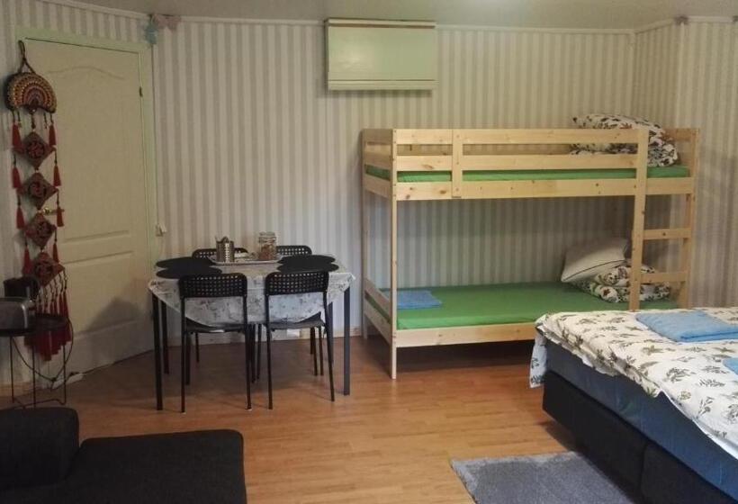 Семейный Номер, Lin's B&b